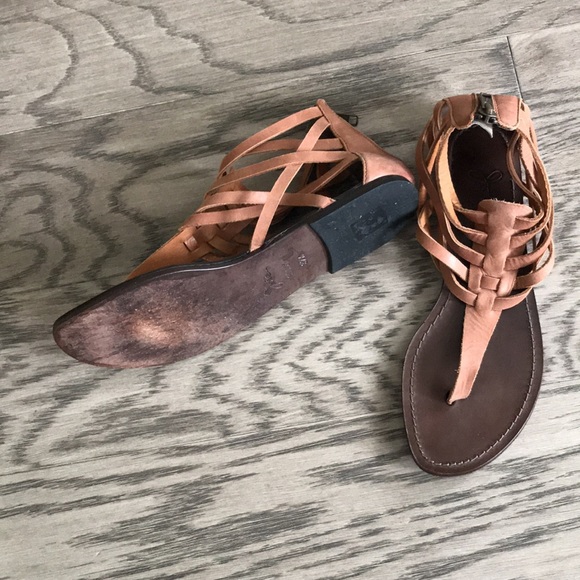 Joie sandals 7.5 - Picture 4 of 9